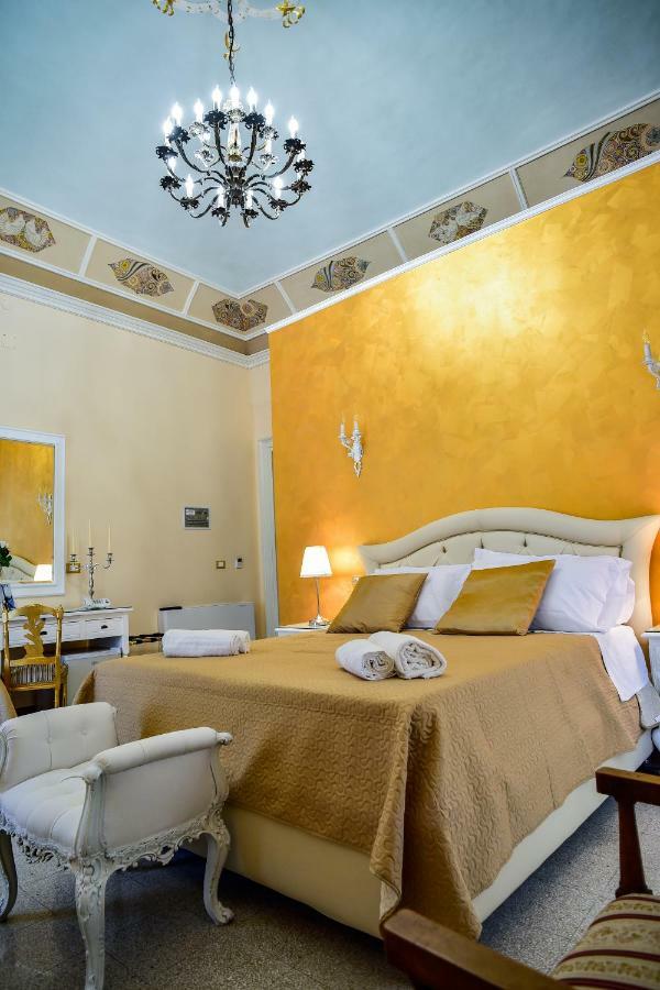 Palazzo Degli Affreschi Bed & Breakfast Catania Exterior photo